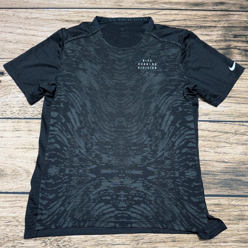 Nike Run Division Rise 365 Running Athletic Shirt Mens Medium Black DM4769-010 - Picture 1 of 7